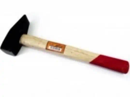 71415 — Молоток 1500гр. немецкого типа с деревянной ручкой квадратный боек в упаковке: 12 СЕРВИС КЛЮЧ